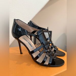 Manolo Blahnik Black Patent Leather Strappy Heels Size 40 Sexy Back Zip Sandals